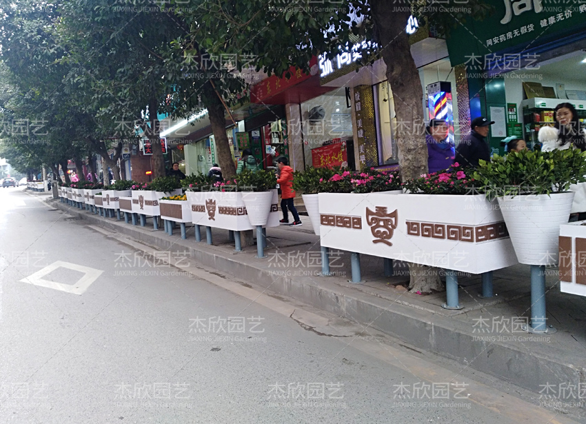室外花箱道路護(hù)欄，大家一致的選擇！