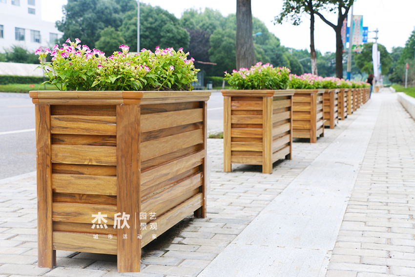 街道花箱在市政使用有哪些優(yōu)勢(shì)？