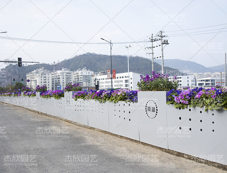 道路隔離花箱設(shè)計款浙江案例